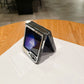 Magnetische flip telefoonhoes met majestueuze vlinderstandaard voor Samsung Z Flip & Fold