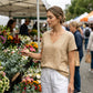 👕☀️🌿 TIJDELIJKE AANBIEDING: 50% KORTING! Dames-T-shirt met V-hals voor de zomer – Zachte, ademende en lichte katoenmix – Perfect voor ontspannen dagen, boodschappen of relaxte weekendochtenden 🌸😌