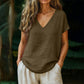 👕☀️🌿 TIJDELIJKE AANBIEDING: 50% KORTING! Dames-T-shirt met V-hals voor de zomer – Zachte, ademende en lichte katoenmix – Perfect voor ontspannen dagen, boodschappen of relaxte weekendochtenden 🌸😌