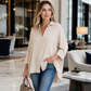 👚 TIJDELIJKE AANBIEDING: 50% KORTING! 🔥 Casual, ruimvallende abrikooskleurige damesblouse – lange mouwen, knoopsluiting en klassieke kraag – lichtgewicht en veelzijdig, geschikt voor dagelijks gebruik of op kantoor 🌸✨👔