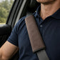 🎉UITVERKOOP LAATSTE DAG 50% KORTING!!🚗Universele schouderhoes voor autogordels van imitatiesuède met extra dikke vulling