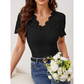 Dames-top met V-hals, korte mouwen en kanten details in slim-fit pasvorm