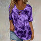 T-shirt met V-hals en vetersluiting voor dames, in tie-dye-stijl
