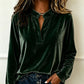 Elegant fluwelen damesmodel met V-hals