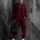 Set bestaande uit een casual dames-top met ronde hals en een cargobroek