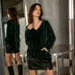 Fluwelen damesblouse met V-hals en lange mouwen