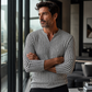 Moderne gebreide pullover met textuur