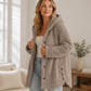 Loszittende pluchen jack met capuchon voor dames