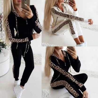 Set voor dames bestaande uit een sweatshirt met lange mouwen, ritssluiting en luipaardprint, en een broek